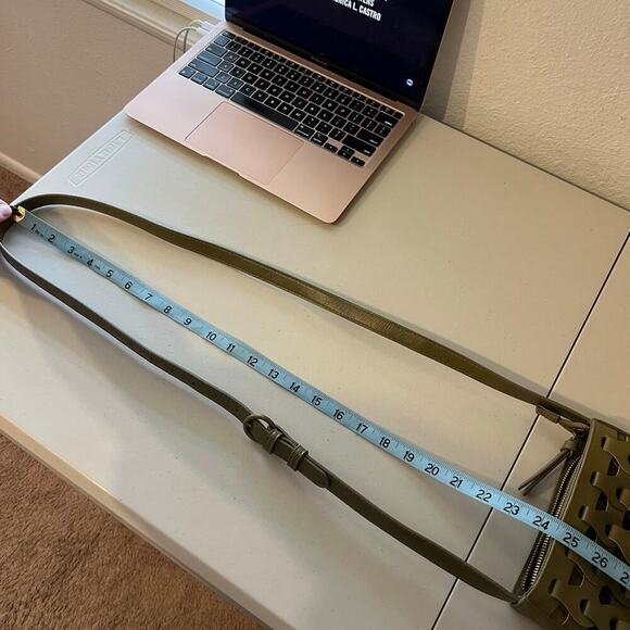 Green Woven Weaved Square Small Vegan Leather Crossbody Bag - Picture 16 of 16